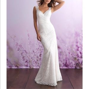 Allure Romantic Lace Bridal Gown